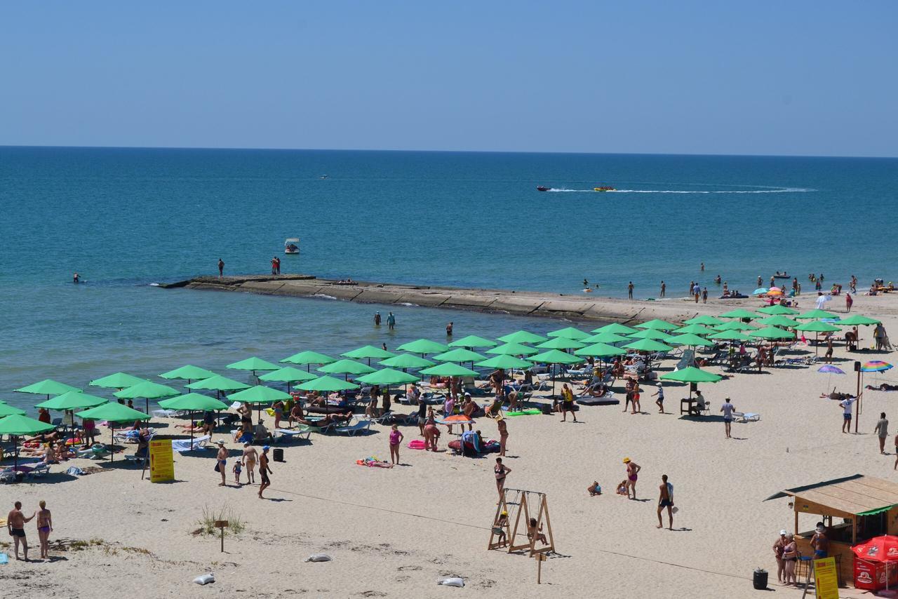 Olimp Hotel Zaliznîi Port Exterior foto